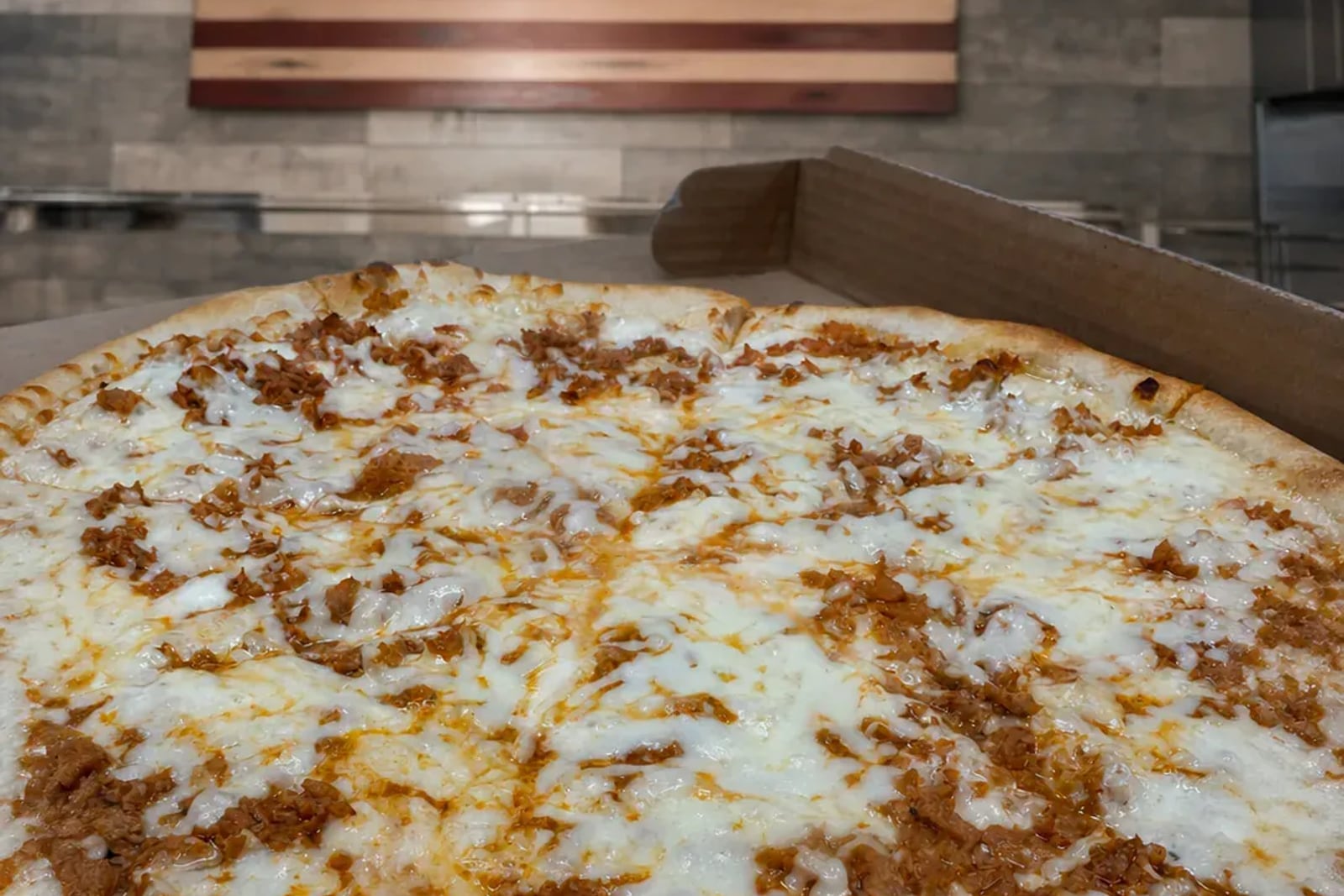 Supreme White Pizza