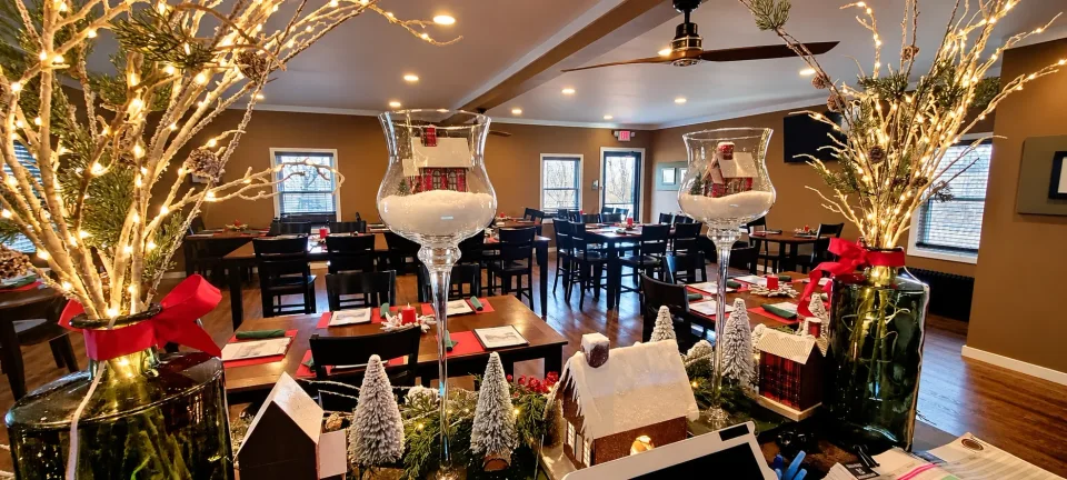 Christmas Dining Room at 2 Brothers Restaurant