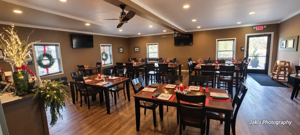 Christmas Dining Room at 2 Brothers Restaurant