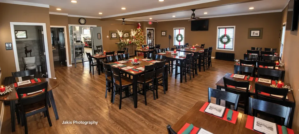 Christmas Dining Room at 2 Brothers Restaurant