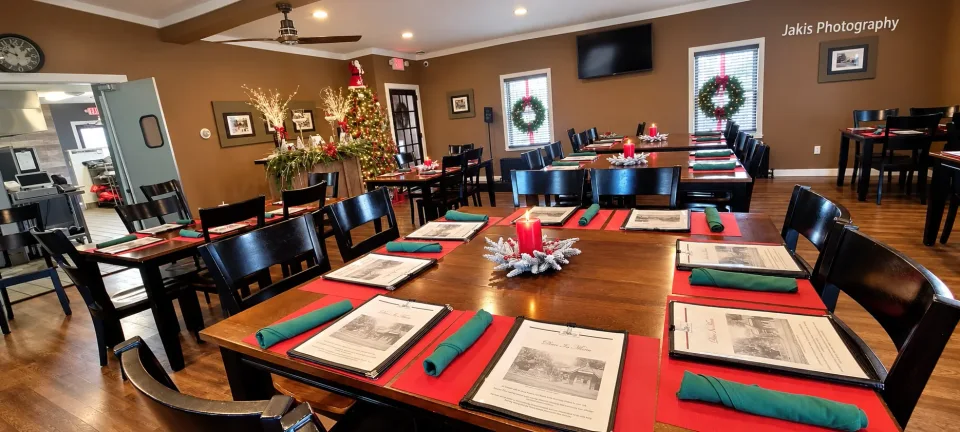 Christmas Dining Room at 2 Brothers Restaurant