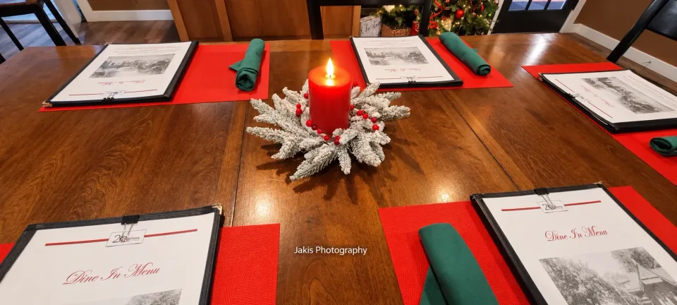 Holiday Tablescapes & Decor at 2 Brothers Restaurant