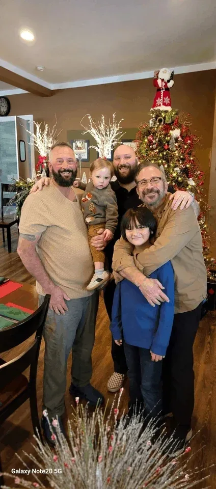 Holiday Family Portraits at 2 Brothers Restaurant